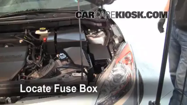 2010 Mazda 3 i 2.0L 4 Cyl. Fuse (Engine) Replace